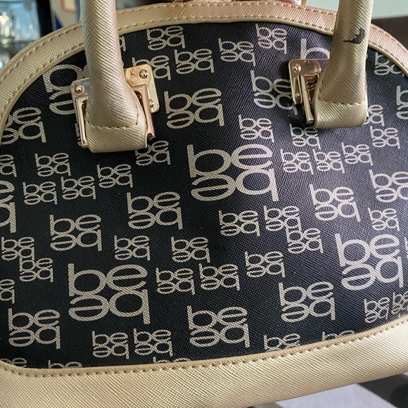 Signature Bebe Black & Gold Handbag Almost New 10” W 7 1/2” H‼️❤️🔥❤️🔥 - Picture 2 of 9